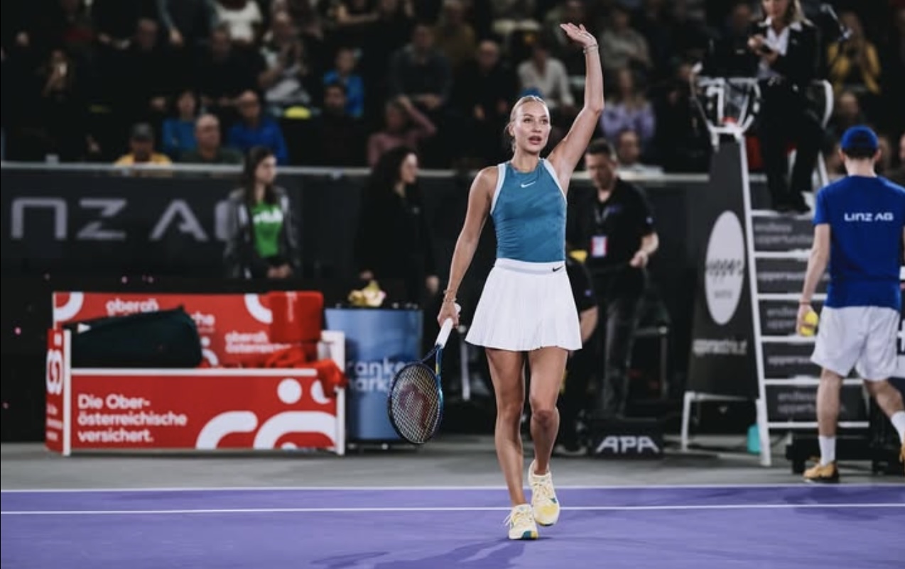 Anastasia Potapova saluta Shevchenko e Linz