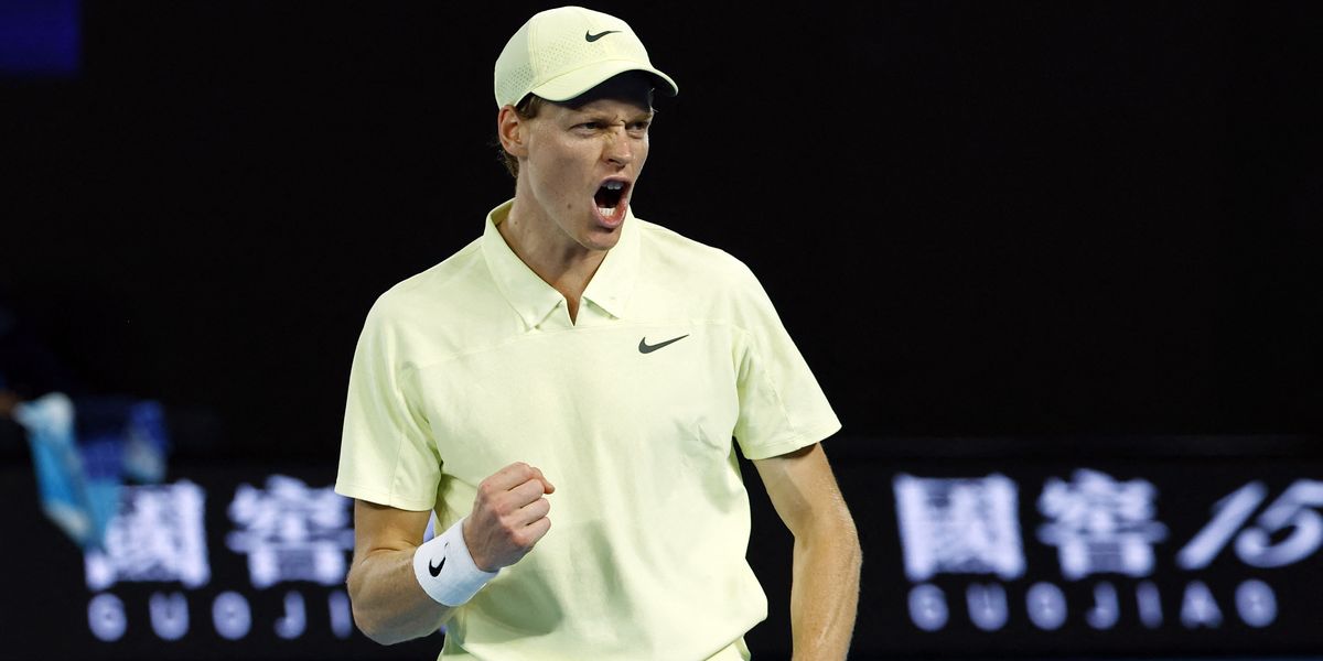 Jannik Sinner festeggia la vittoria su Shelton nella Semifinale degli Australian Open 2025