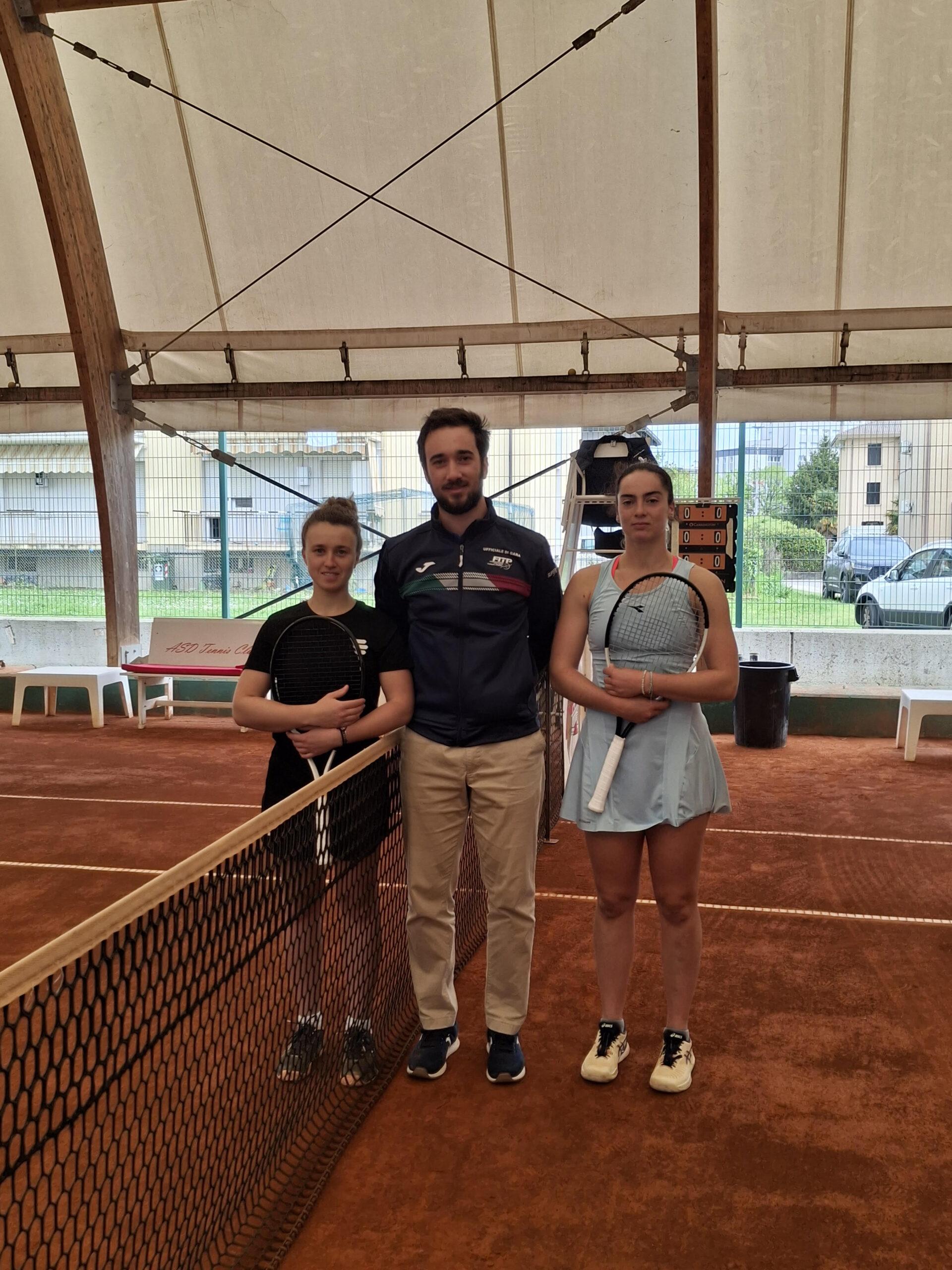 Finale Open. Elisa Visentin, l'arbitro di sedia Leonardo Sabot, Gloria Ceschi