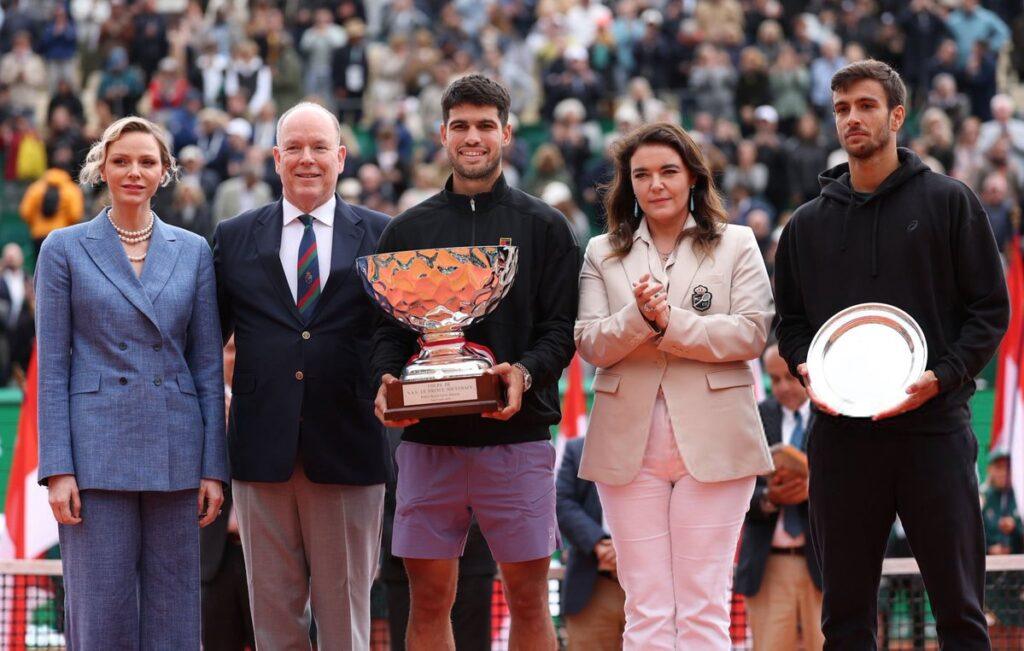 Il momento della premiazione a Montecarlo