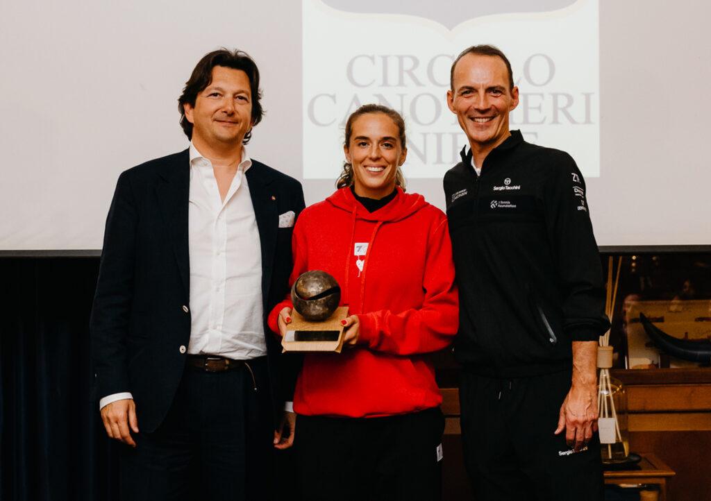 Lucia Bronzetti con Alessandro Belluzzo e Simone Bongiovanni di I Tennis Foundation
