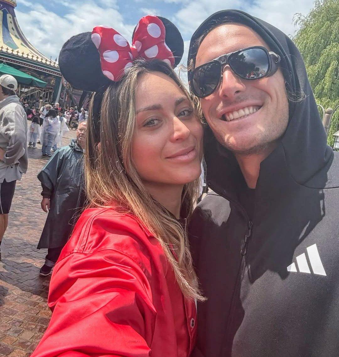 Badosa e Tsitsipas insieme a Disneyland