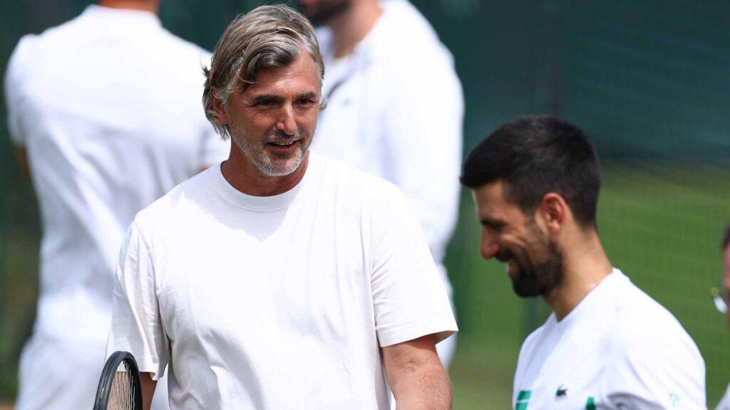 Djokovic e Ivanisevic (coach ora di Tstisipas) condividono il campo a Wimbledon