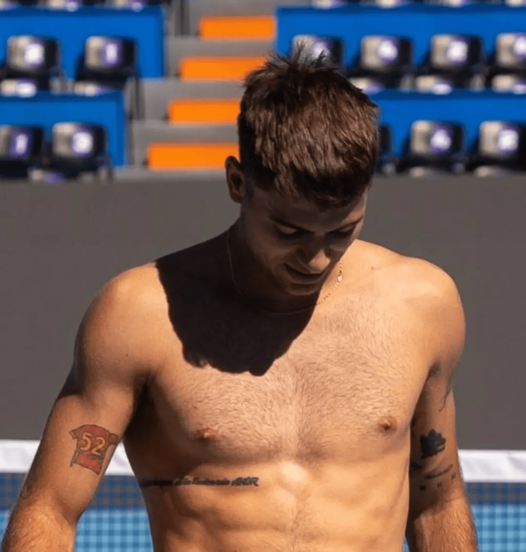 Cobolli e i suoi tatuaggi (foto presa da fiorentinanews)
