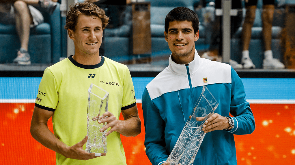 Alcaraz e Ruud alla premiazione della finale del Miami Open 2022