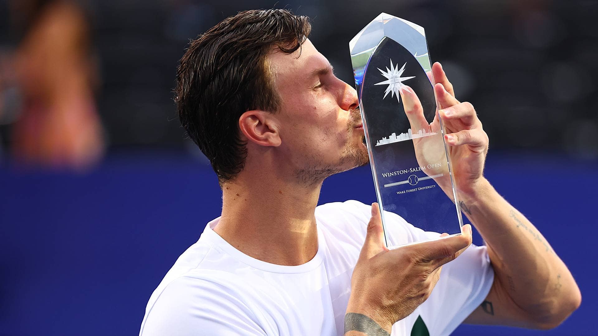 Fucsovics con il trofeo di Winston-Salem