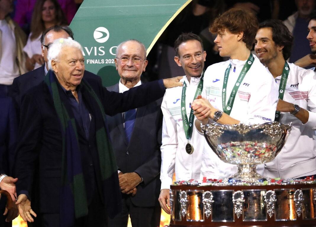 Pietrangeli con Jannik Sinner alla cerimonia della Coppa Davis