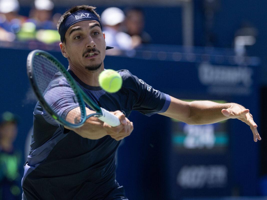 Lorenzo Sonego in azione a Cincinnati