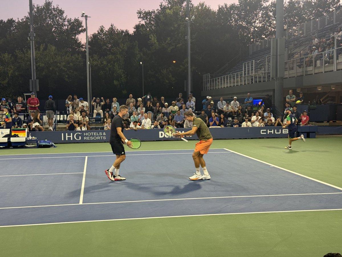 Willis e Drzewiecki esultano per non aver subito 6/0 nell'ultimo set del loro torneo