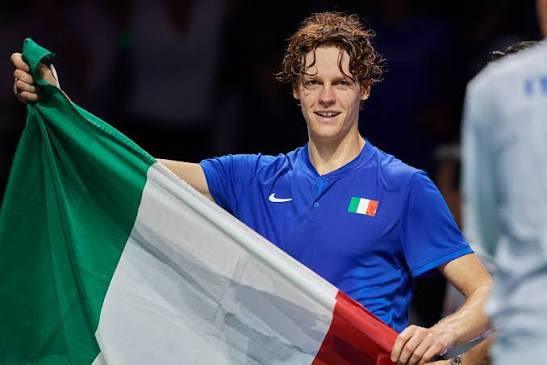 Sinner con la bandiera italiana