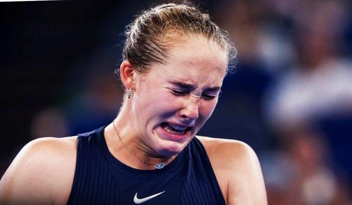 Andreeva in lacrime a Shanghai