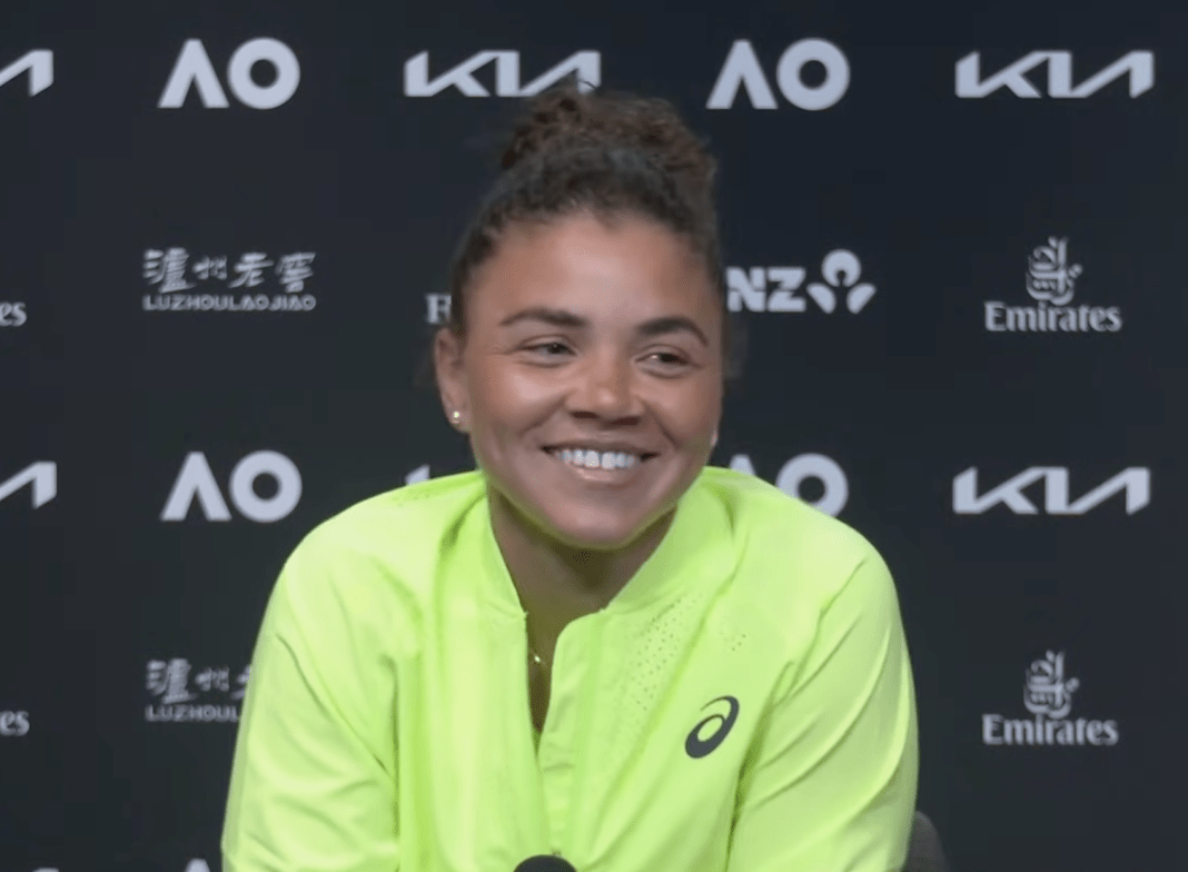 Jasmine Paolini durante la conferenza stampa pre Australian Open