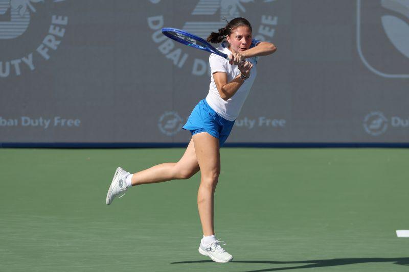 Lucky loser Ruzic advances to Dubai Duty Free Tennis Championships quarter-finals as Rybakina retires