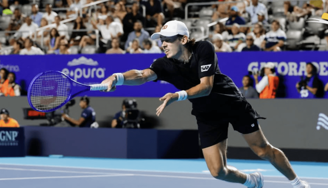 Alex De Minaur in azione ad Acapulco