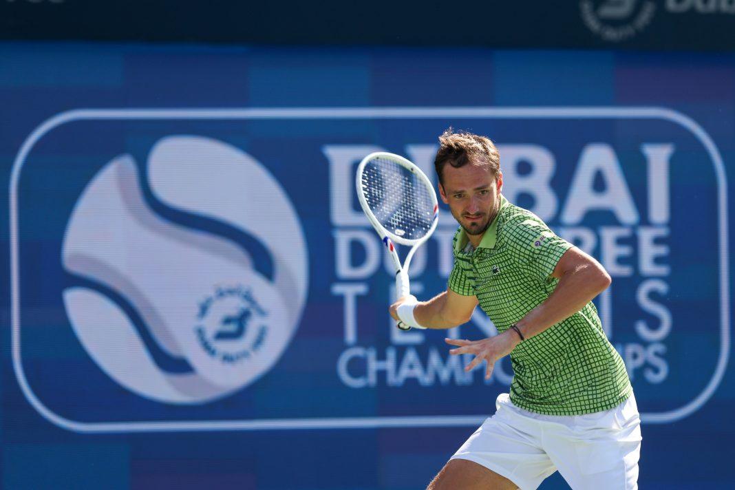 Daniil Medvedev supera Jenson Brooksby a Dubai