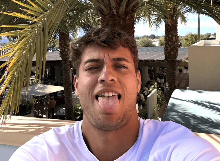 Flavio Cobolli, selfie per i profili social ATP a Indian Wells
