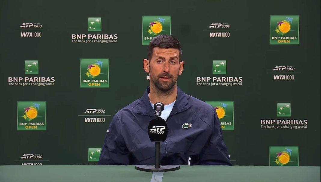 Novak Djokovic in conferenza dopo la vittoria al secondo turno ad Indian Wells (foto presa da youtube BNP Paribas Open )