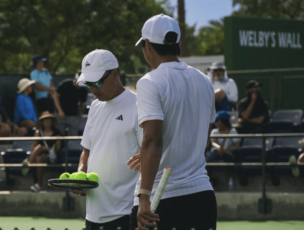 Michael Chang e Learner Tien sul campo d'allenamento a Indian Wells