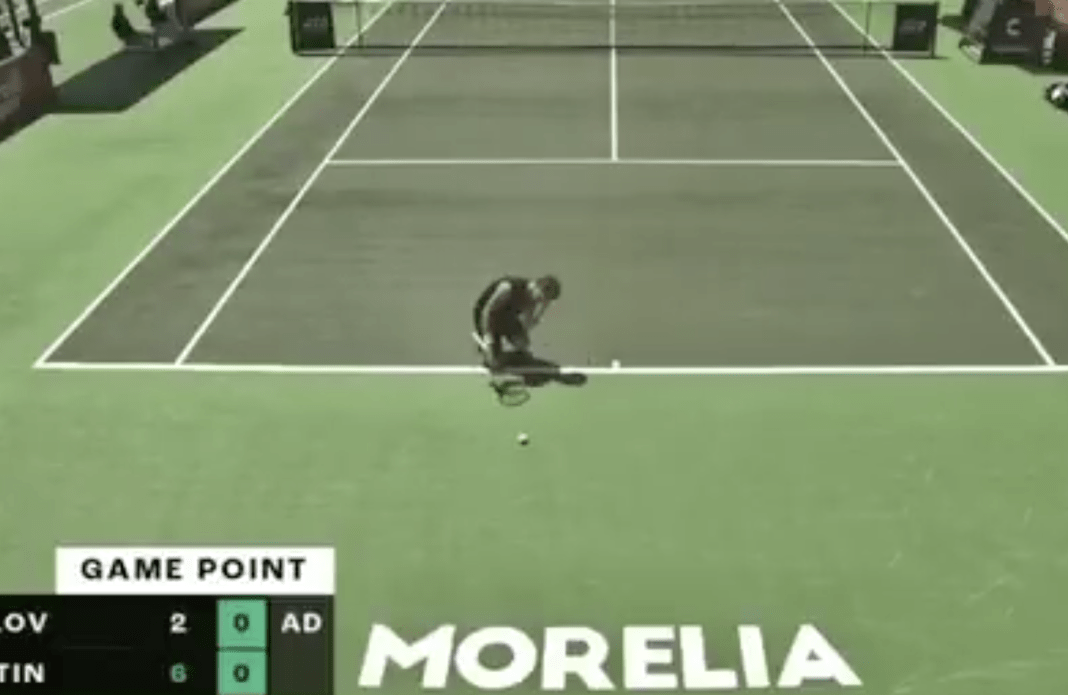 Stefan Kozlov colpito accidentalmente da un raccattapalle a Morelia