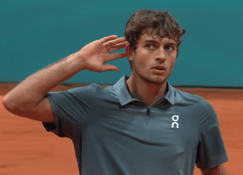 Cobolli festeggia la vittoria su Medvedev e i primi quarti di finale '1000' in carriera