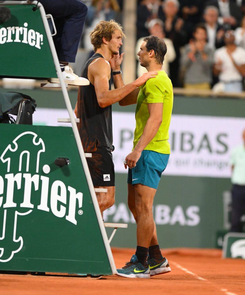 Roland Garros 2022, Zverev si infortuna seriamente alla caviglia e si ritira dalla semifinale contro Nadal