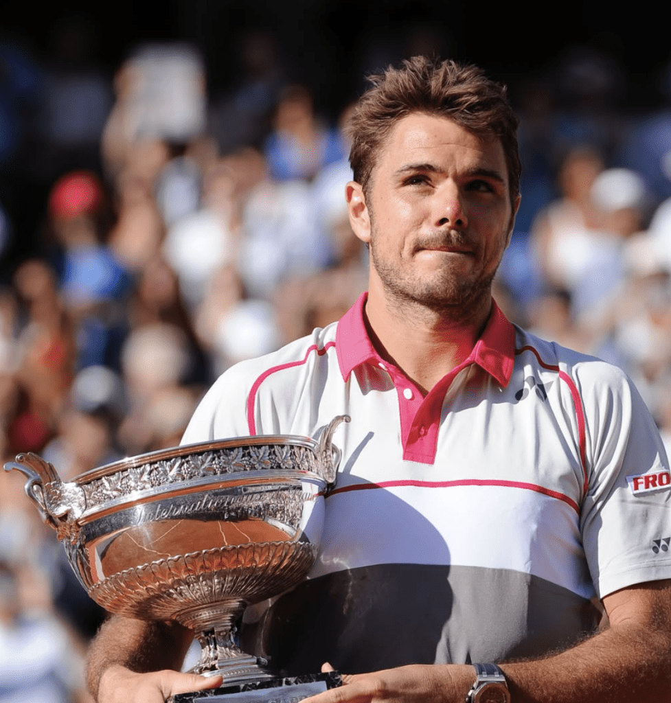 Stan Wawrinka con il trofeo del Roland Garros 2015