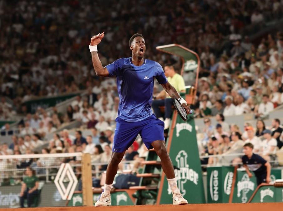 Gael Monfils gioca l'ultima partita in carriera al Roland Garros