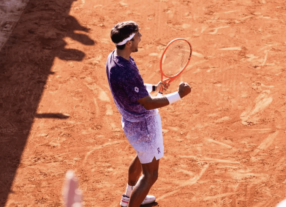 Flavio Cobolli in azione al Roland Garros 2026