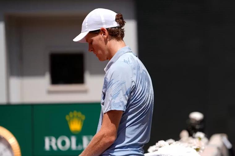 Jannik Sinner fuori a sorpresa dal RG 2026