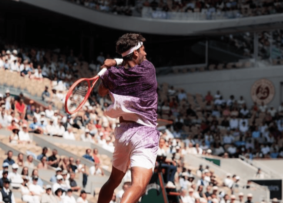 Flavio Cobolli in azione al Roland Garros 2026