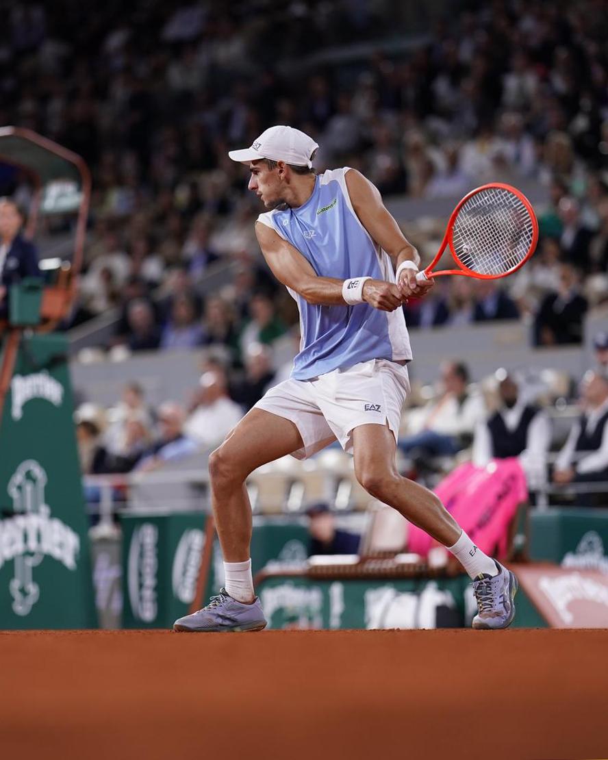 Matteo Arnaldi in azione al Roland Garros 2026