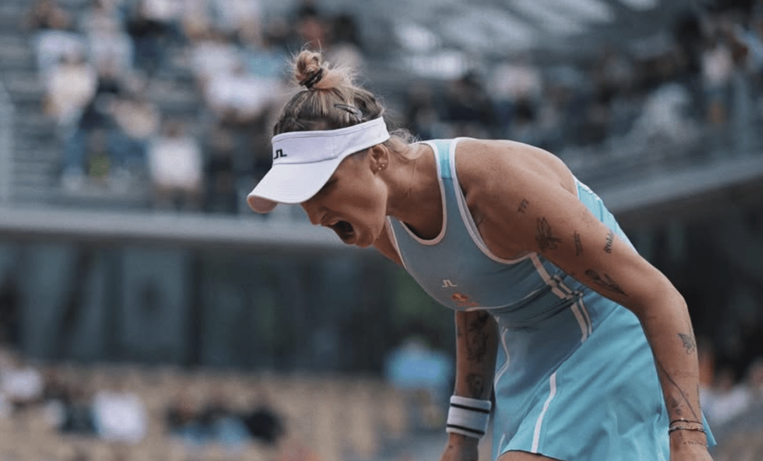La tennista Marketa Vondrousova si sfoga in campo