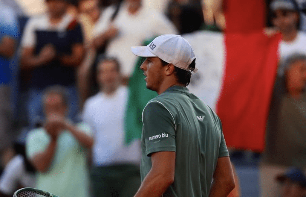 Luciano Darderi in campo nel 2026