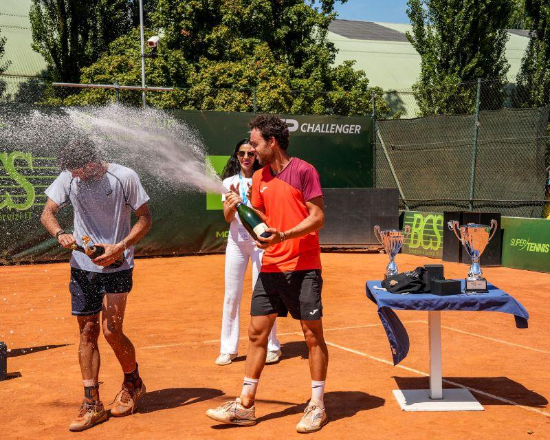 Marco Cecchinato e Diaz Acosta durante la premiazione