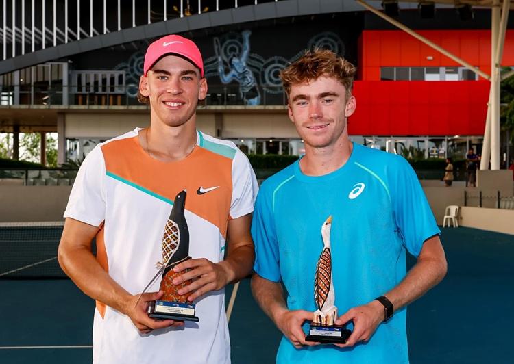 Casey Hole e Hayden Jones